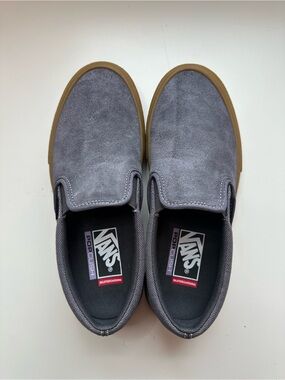 Vans Slip-On Unisex Suede Shoes in Gray with Gum Sole NWOT